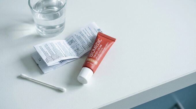 Walgreens Tinted Acne Treatment Cream for Acne and Redness Relief